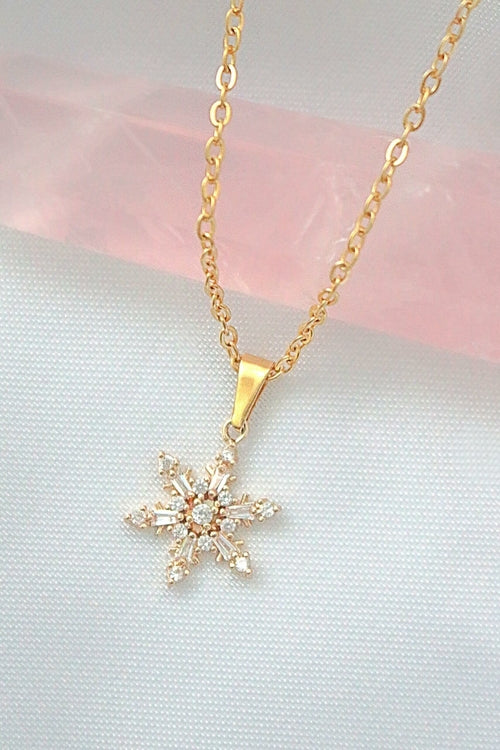 24 Karats Snowflake Necklace